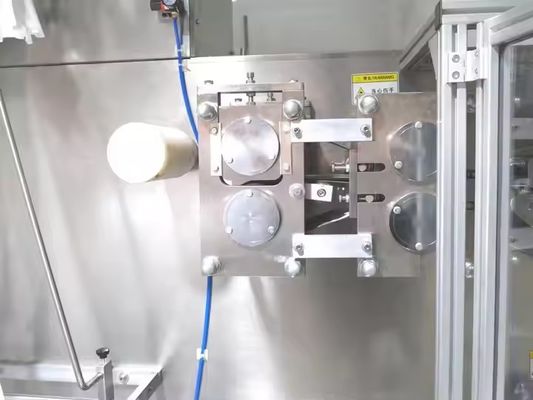 Automatic Disposable Towel Folder Packer High Speed Disposable Bath Towel Folding Machine 380V