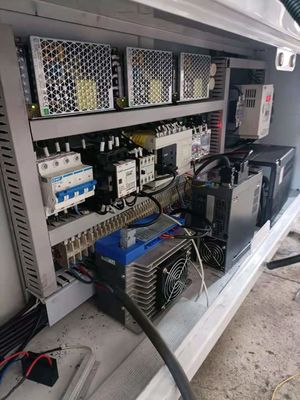 Automatischer mittlere Geschwindigkeits-Aufkleber-stempelschneidene Maschine 340*350mm