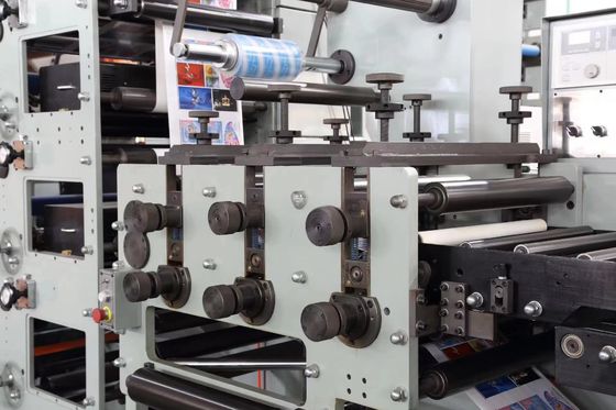 Automatische Etiketten-Flexodruckmaschine mit Laminationsstation
