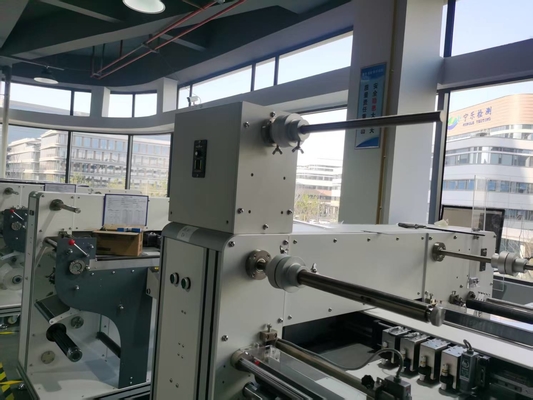 Digital Die Cutting Machine 330mm Width 0.1mm Precision Servo Motor