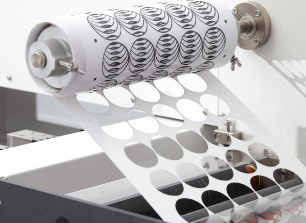 SR-Cut M4 INTELLIGENT  DIGITAL LABEL DIE CUTTER ( High-Speed Label Die Cutting Machine)